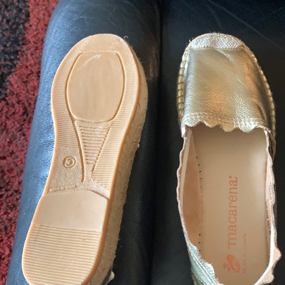Macarena gold flats, size 7.5